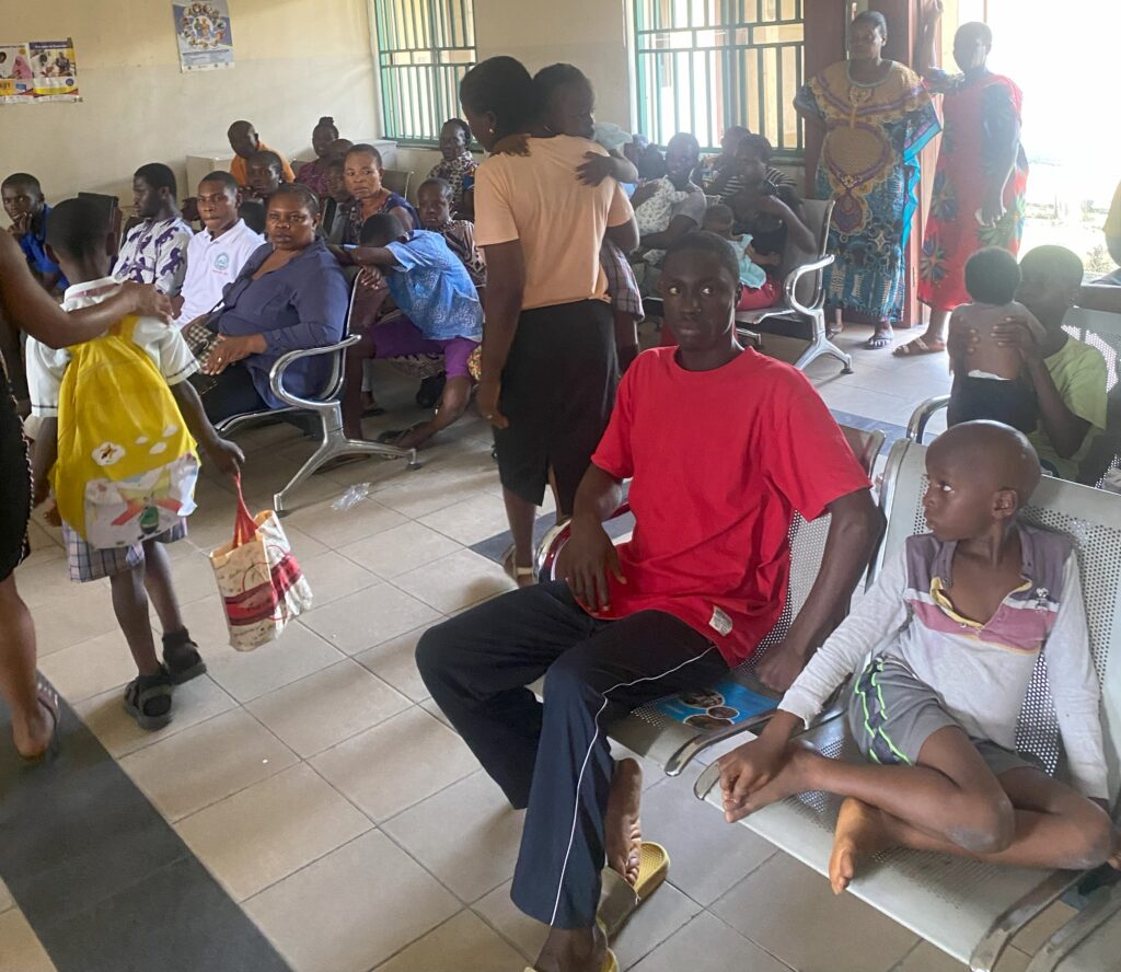 Classroom n Nigeria filled with children.